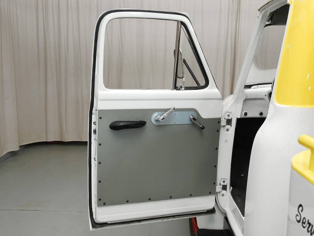1955 Ford F600 Tow Truck