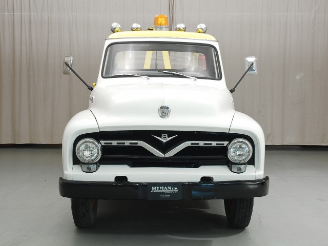 1955 Ford F600 Tow Truck