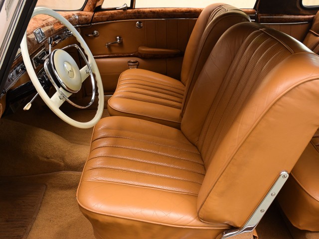 1960 Mercedes-Benz 220SE Coupe