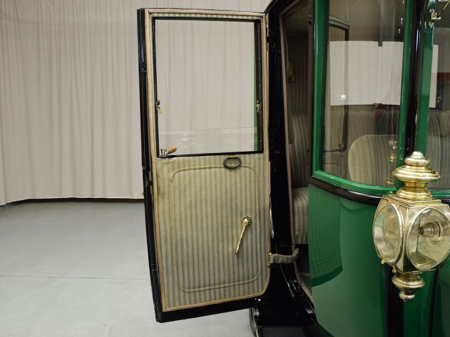 1916 Rauch & Lang Electric J6 Coach