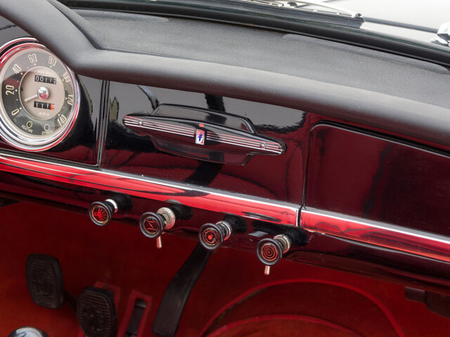 dashboard of alfa romeo roadster for sale by hyman antique car dealers