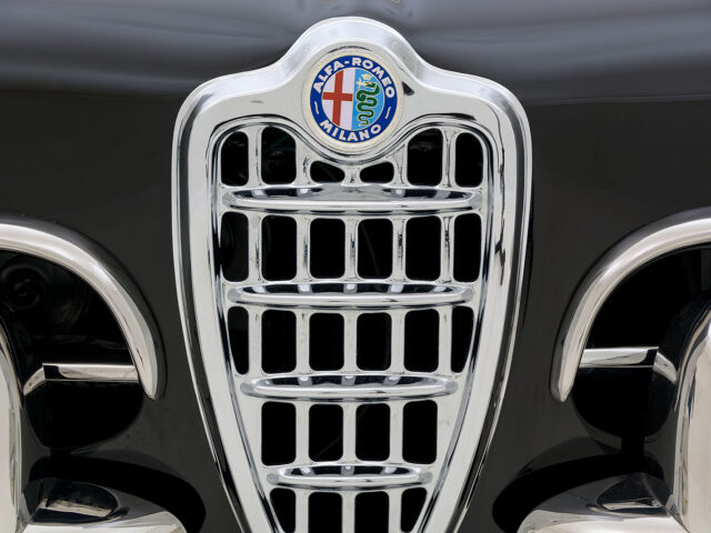 grill of alfa romeo roadster for sale by hyman antique car dealers