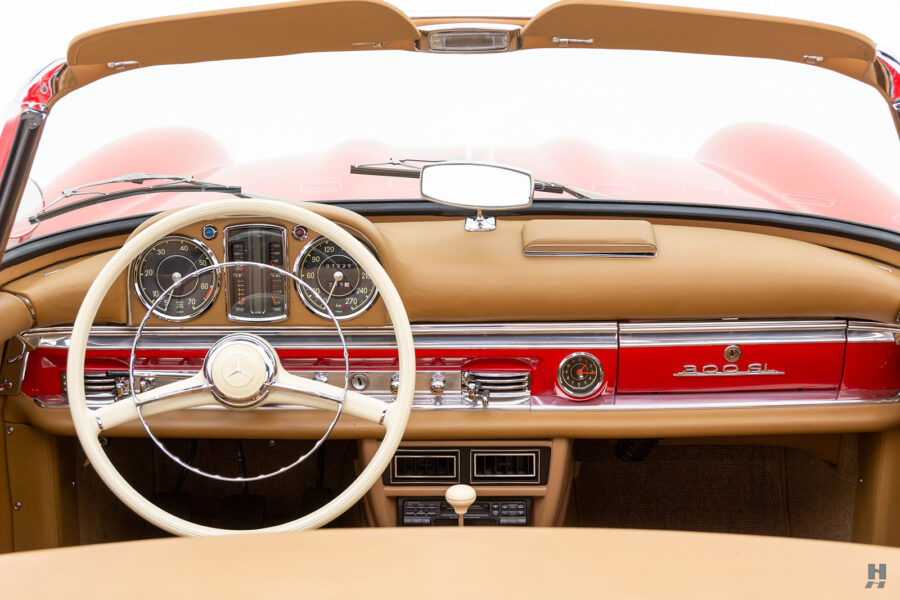 front interior of mercedes benz roadster for sale by hyman dealers