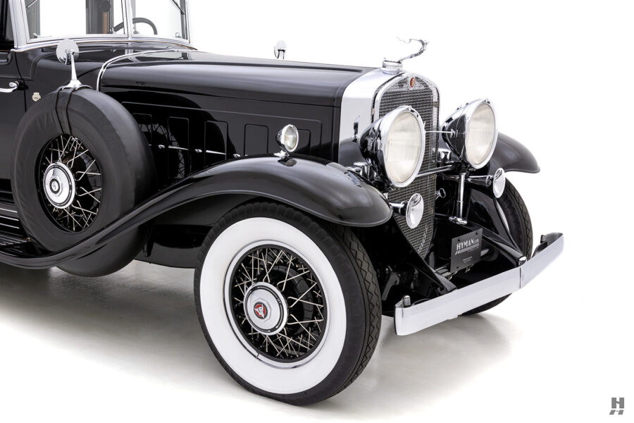 1930 Cadillac V16 Transformable Town Cabriolet Front Right Close